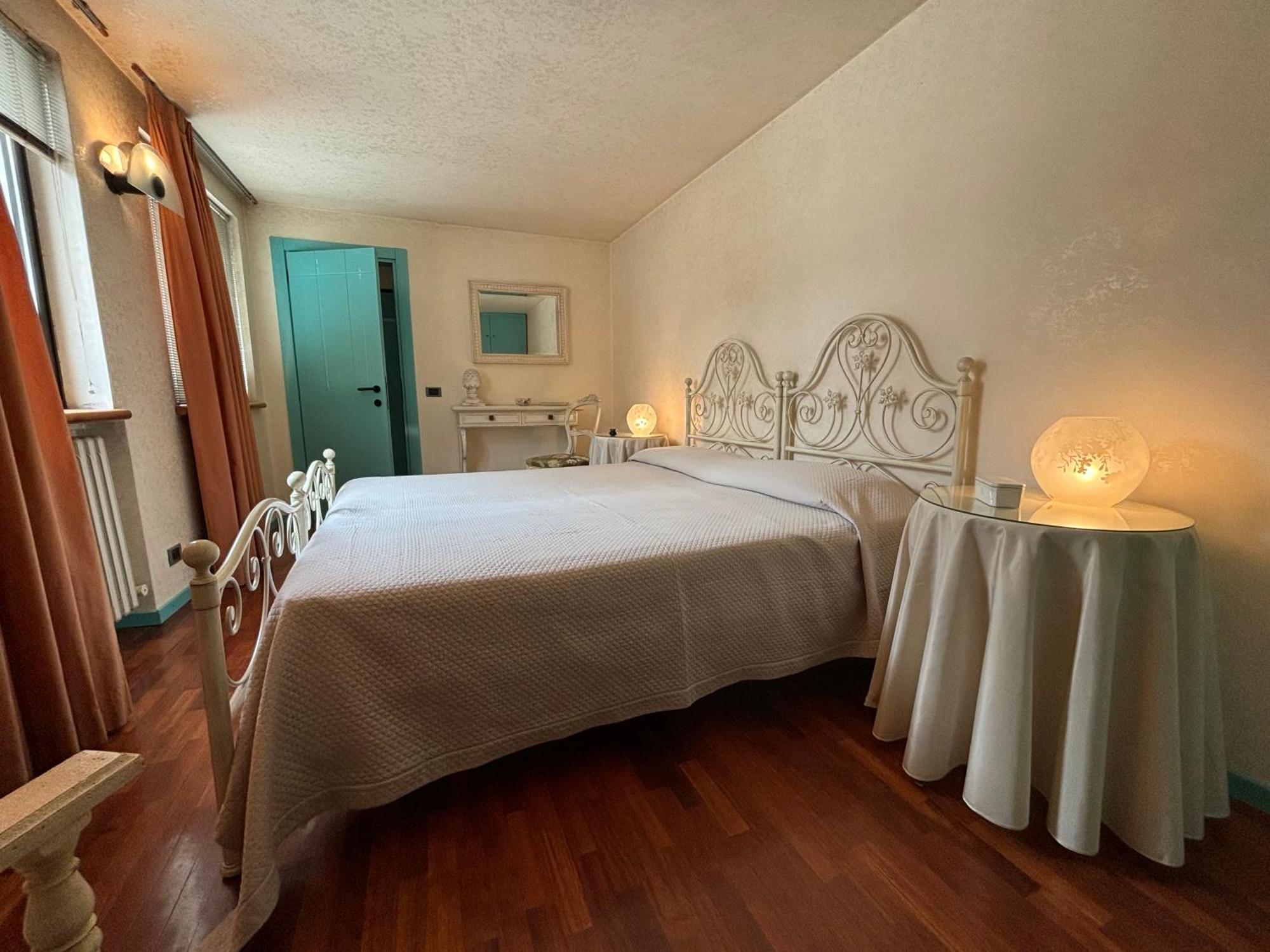 Attico Di Charme Bed & Breakfast Verona Exterior photo
